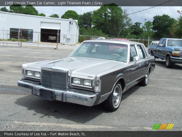 1988 Lincoln Town Car Cartier in Light Titanium Pearl