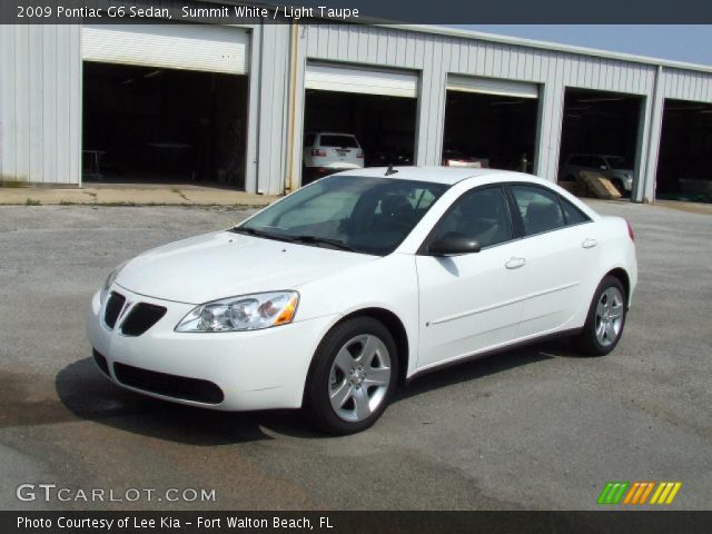 2009 Pontiac G6 Sedan in Summit White