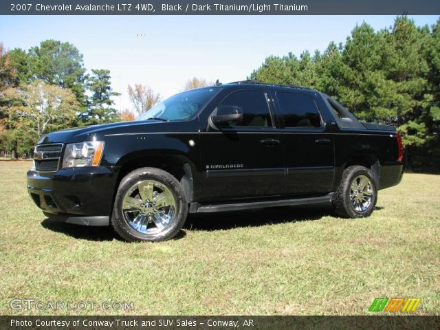 2007 Chevrolet Avalanche LTZ 4WD in Black