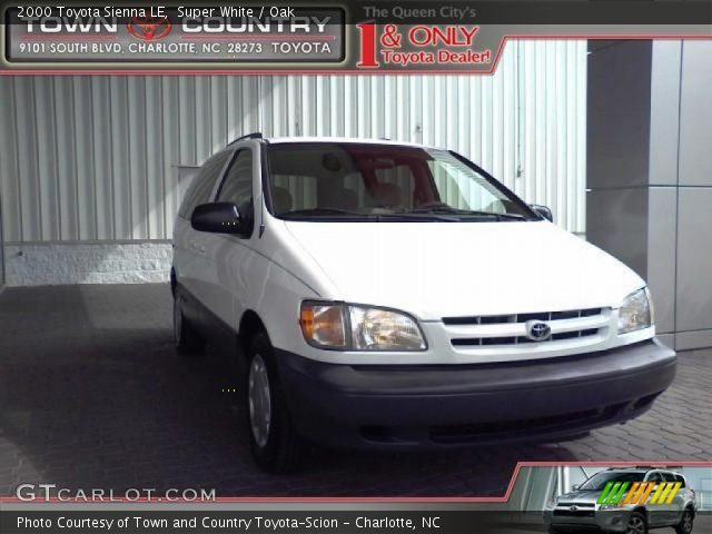 2000 Toyota Sienna LE in Super White