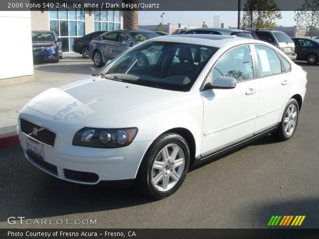 2006 Volvo S40 2.4i in Ice White