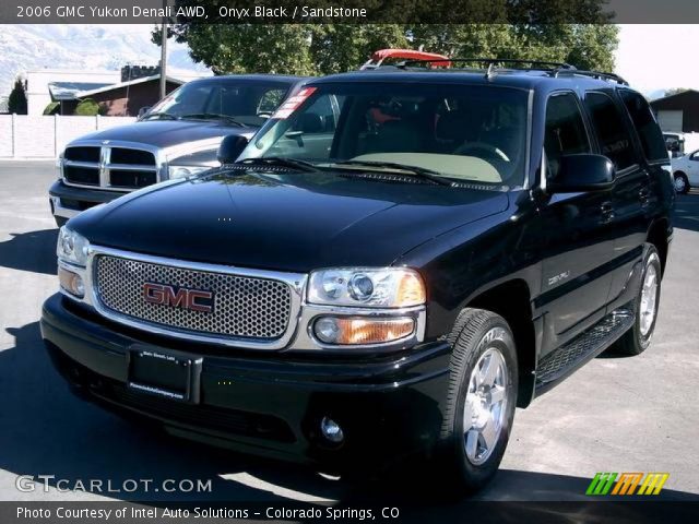 2006 GMC Yukon Denali AWD in Onyx Black