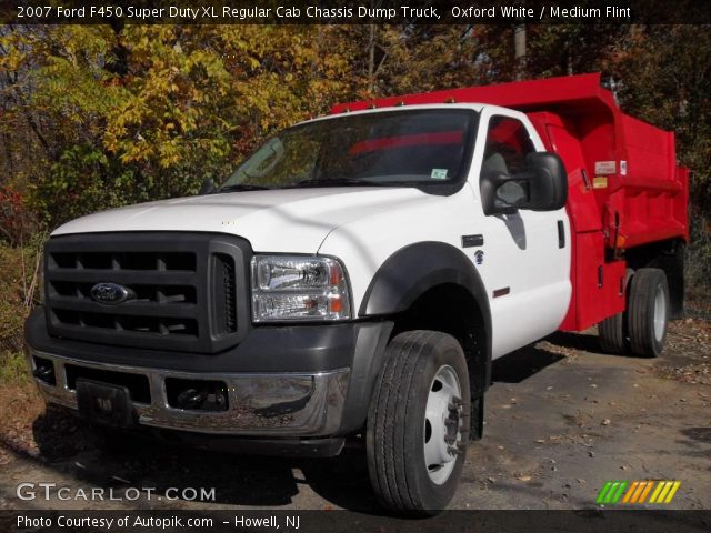 2007 Ford F450 Super Duty XL Regular Cab Chassis Dump Truck in Oxford White