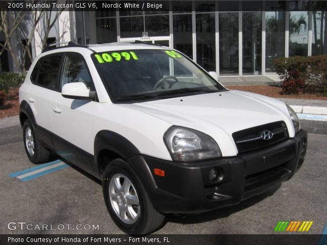 2005 Hyundai Tucson GLS V6 in Nordic White