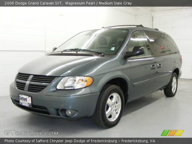 2006 Dodge Grand Caravan SXT in Magnesium Pearl