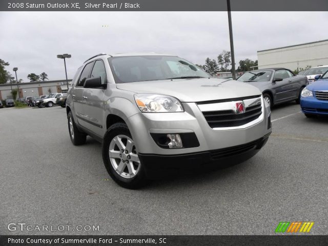 2008 Saturn Outlook XE in Silver Pearl