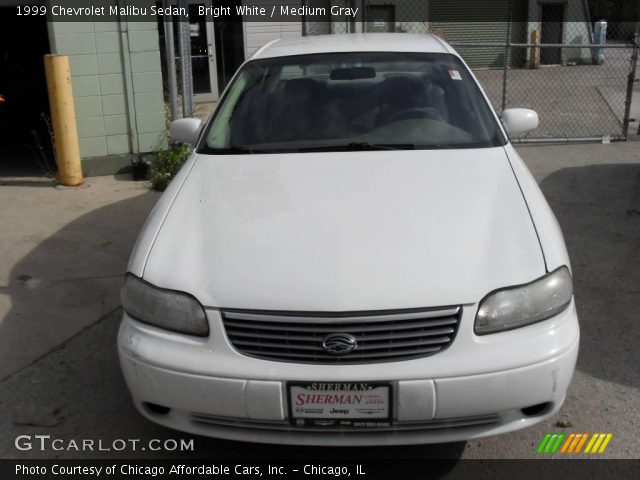 1999 Chevrolet Malibu Sedan in Bright White