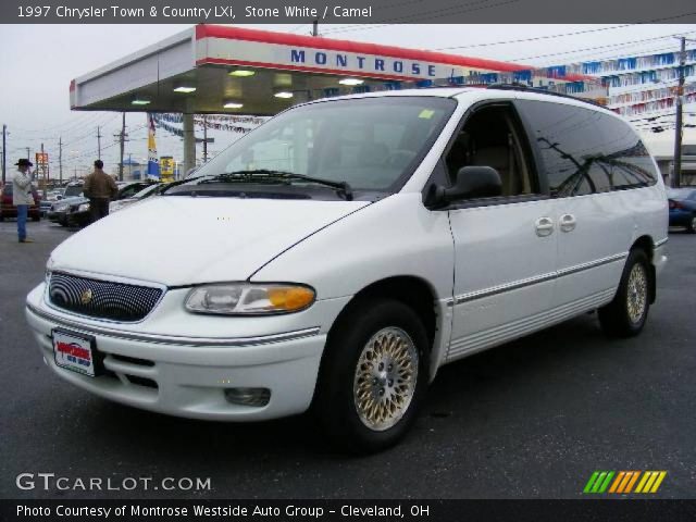 1997 Chrysler Town & Country LXi in Stone White