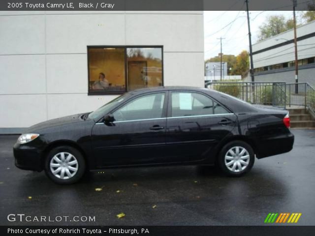 2005 Toyota Camry LE in Black