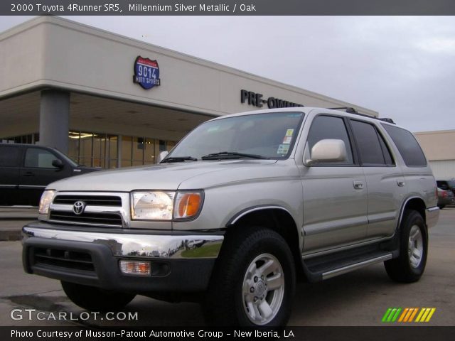 2000 Toyota 4Runner SR5 in Millennium Silver Metallic
