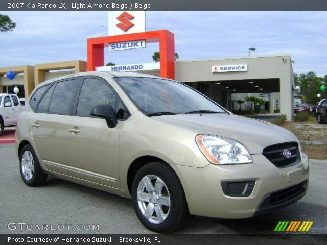 2007 Kia Rondo LX in Light Almond Beige
