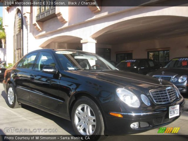2004 Mercedes-Benz E 320 Sedan in Black