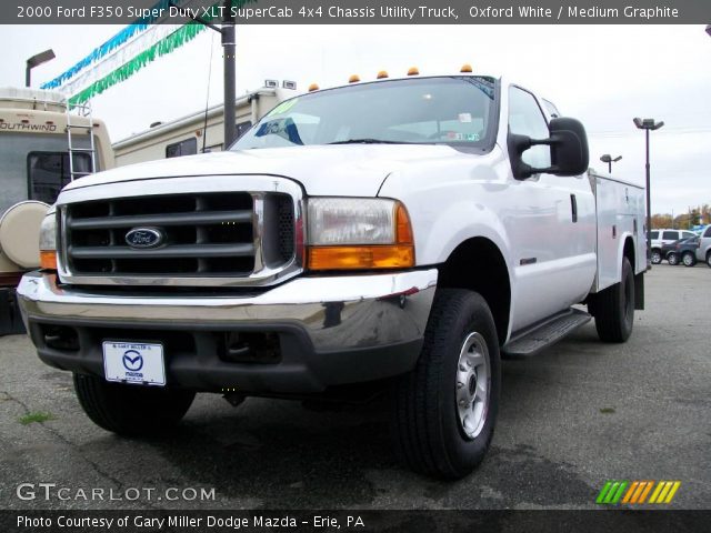 2000 Ford F350 Super Duty XLT SuperCab 4x4 Chassis Utility Truck in Oxford White