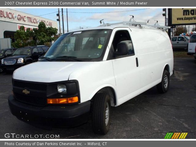 2007 Chevrolet Express 2500 Commercial Van in Summit White