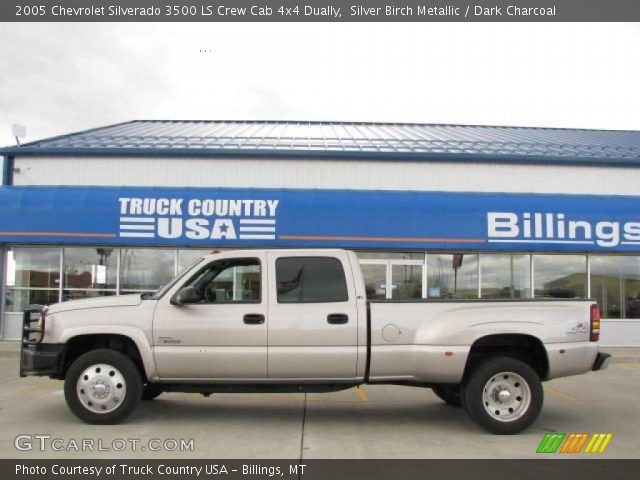 2005 Chevrolet Silverado 3500 LS Crew Cab 4x4 Dually in Silver Birch Metallic