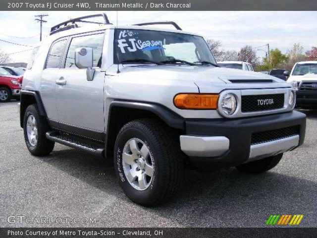 2007 Toyota FJ Cruiser 4WD in Titanium Metallic