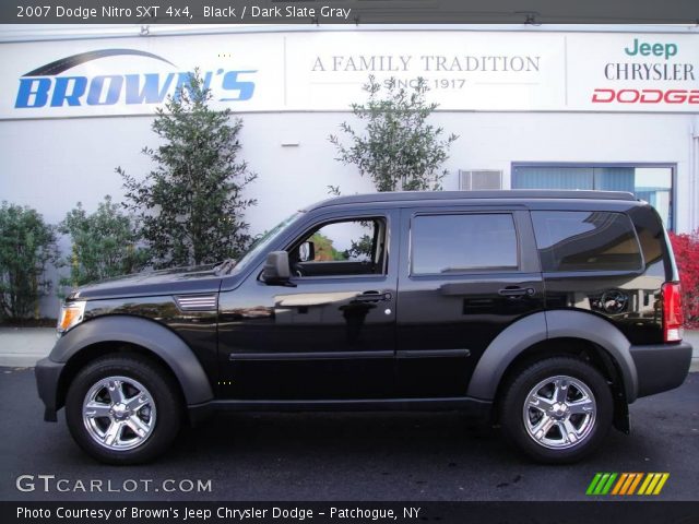 2007 Dodge Nitro SXT 4x4 in Black