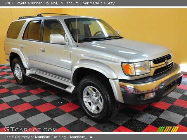 2002 Toyota 4Runner SR5 4x4 in Millennium Silver Metallic