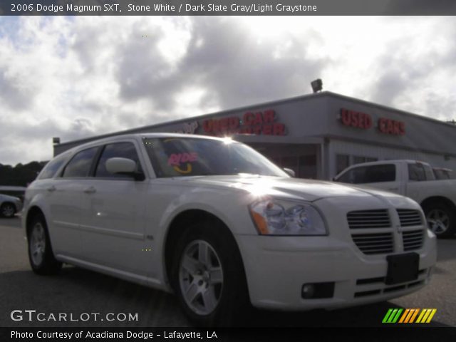 2006 Dodge Magnum SXT in Stone White