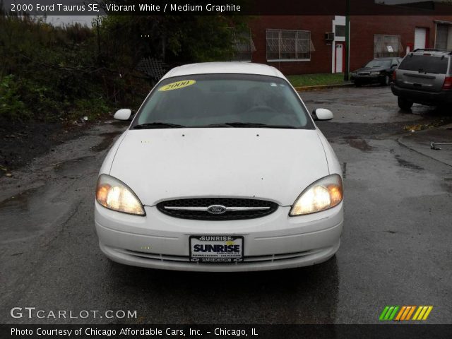 2000 Ford Taurus SE in Vibrant White