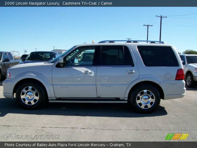 2006 Lincoln Navigator Luxury in Cashmere Tri-Coat