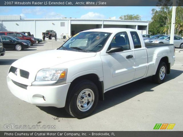 2007 Mitsubishi Raider LS Extended Cab in Arctic White