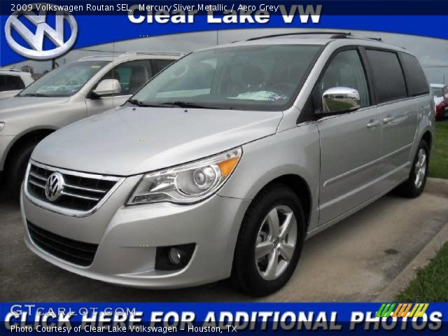 2009 Volkswagen Routan SEL in Mercury Sliver Metallic