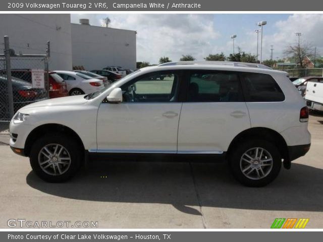 2009 Volkswagen Touareg 2 VR6 in Campanella White