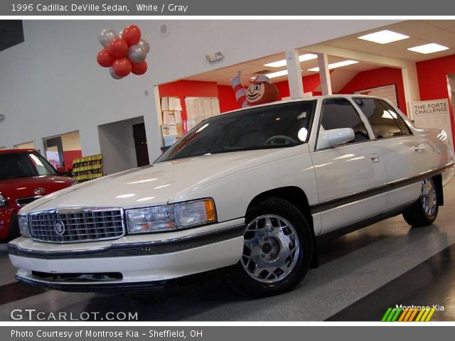 1996 Cadillac DeVille Sedan in White