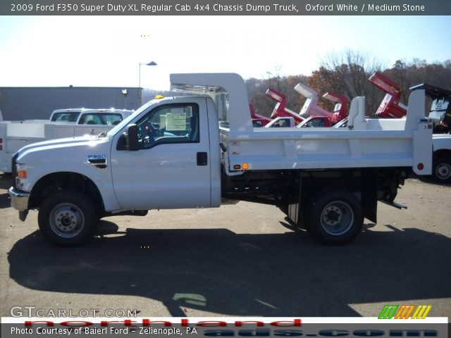 2009 Ford F350 Super Duty XL Regular Cab 4x4 Chassis Dump Truck in Oxford White