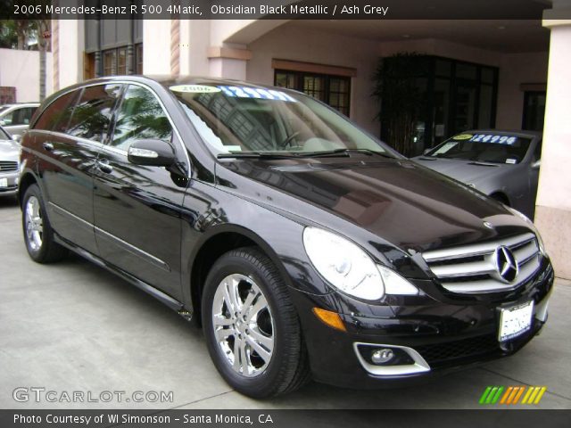 2006 Mercedes-Benz R 500 4Matic in Obsidian Black Metallic