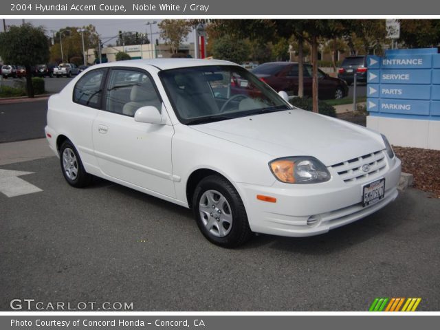 2004 Hyundai Accent Coupe in Noble White