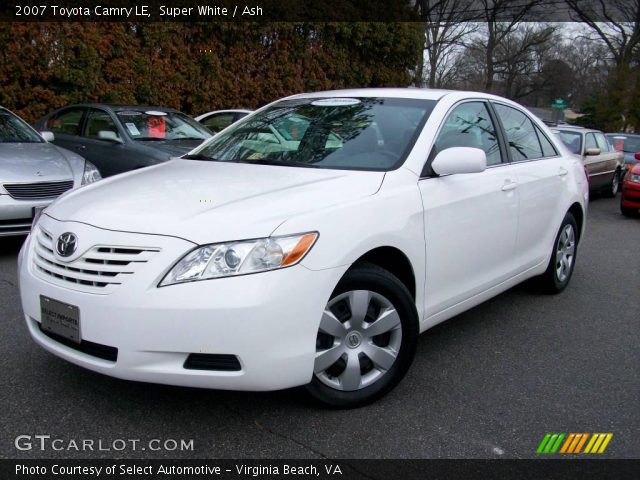 2007 Toyota Camry LE in Super White