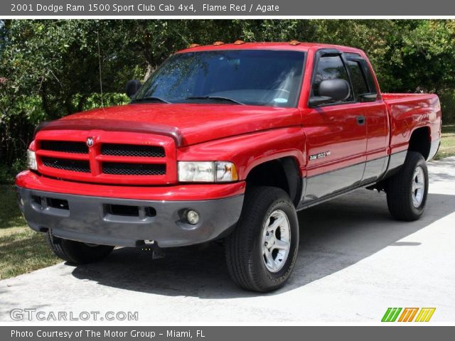 2001 Dodge Ram 1500 Sport Club Cab 4x4 in Flame Red