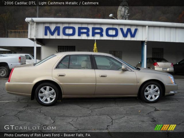2006 Cadillac DTS  in Light Cashmere Metallic