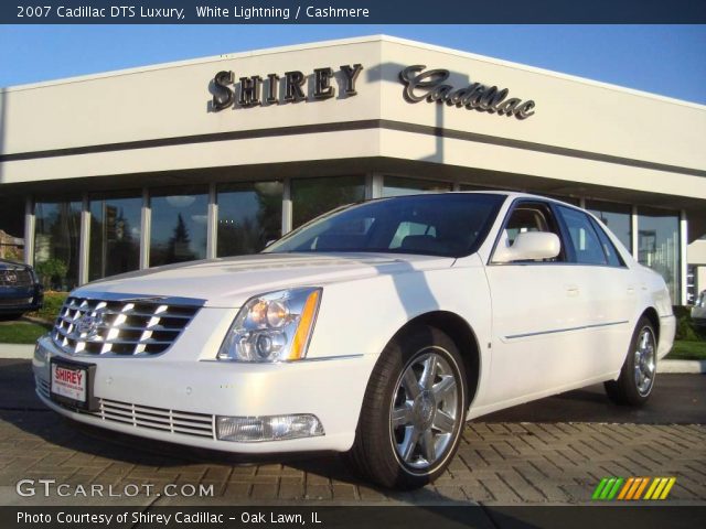 2007 Cadillac DTS Luxury in White Lightning
