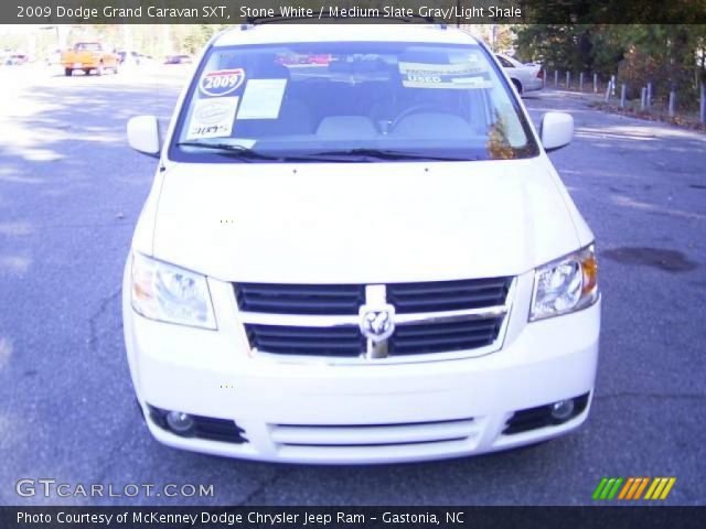 2009 Dodge Grand Caravan SXT in Stone White