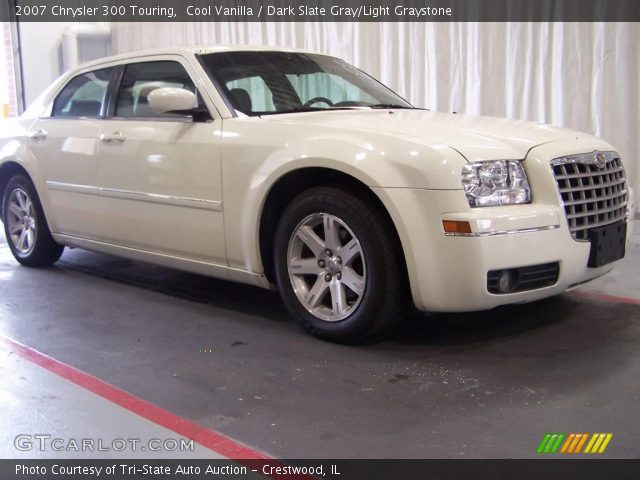 2007 Chrysler 300 Touring in Cool Vanilla