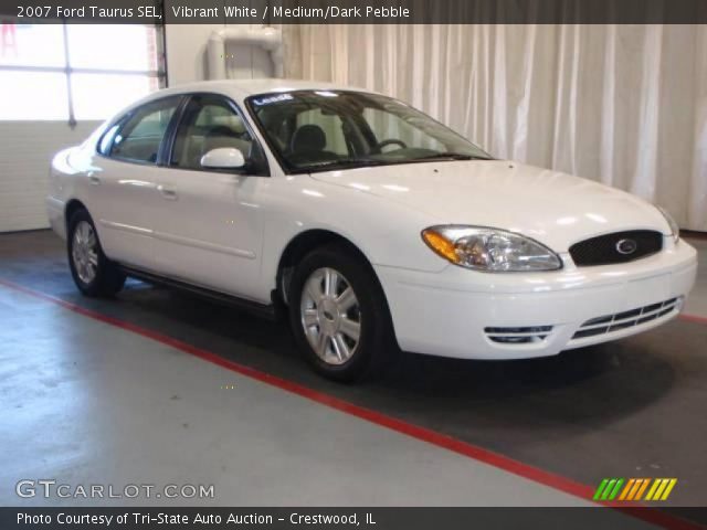 2007 Ford Taurus SEL in Vibrant White