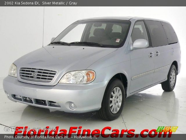 2002 Kia Sedona EX in Silver Metallic