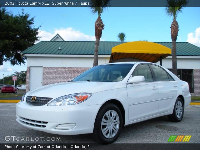 2002 Toyota Camry XLE in Super White