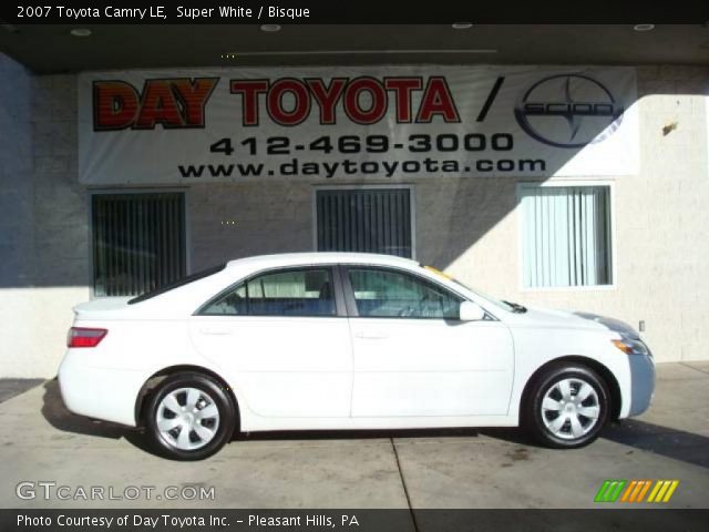 2007 Toyota Camry LE in Super White