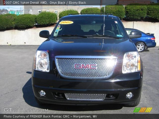 2007 GMC Yukon Denali AWD in Onyx Black