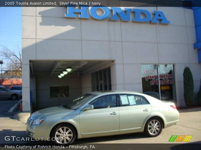 2005 Toyota Avalon Limited in Silver Pine Mica