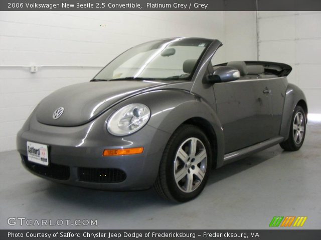 2006 Volkswagen New Beetle 2.5 Convertible in Platinum Grey