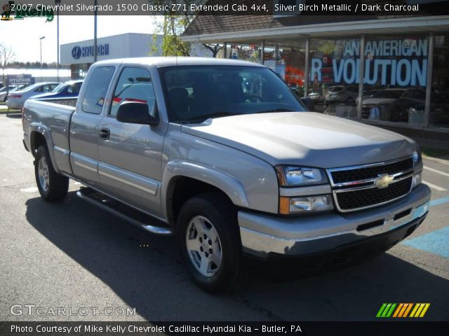 2007 Chevrolet Silverado 1500 Classic Z71 Extended Cab 4x4 in Silver Birch Metallic