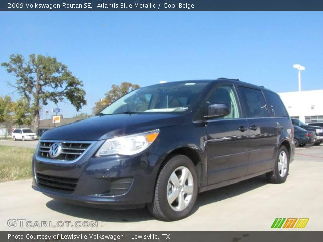 2009 Volkswagen Routan SE in Atlantis Blue Metallic