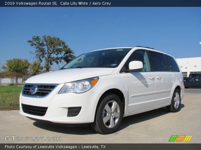 2009 Volkswagen Routan SE in Calla Lilly White