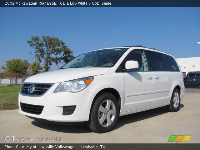 2009 Volkswagen Routan SE in Calla Lilly White