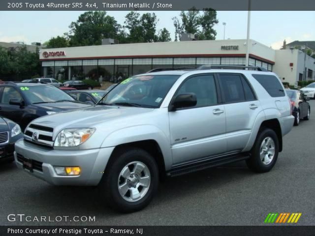 2005 Toyota 4Runner SR5 4x4 in Titanium Metallic